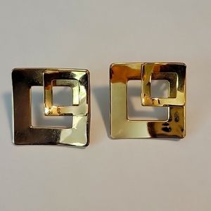 Vintage Judy Lee gold tone clip earrings